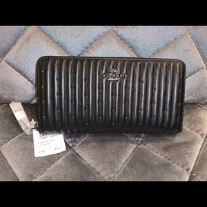 Coach Accordion Zip Wallet With Quilting & Rivets
